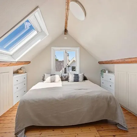 Apartament Large And Central *