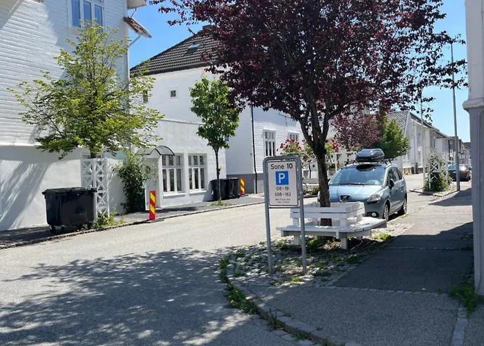 Large & Cozy Leilighet *